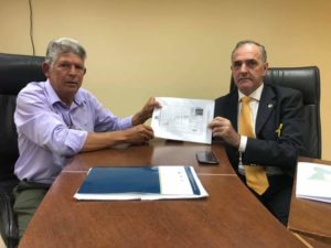 Vereador Ocenir Maciel e o deputado Luiz Tchê, na Aleac /Foto: Cedida