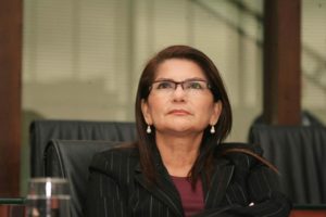 Antônia Sales vota ‘sim’ na Lei do Ficha Suja que pode levar à exoneração de seu marido Vagner