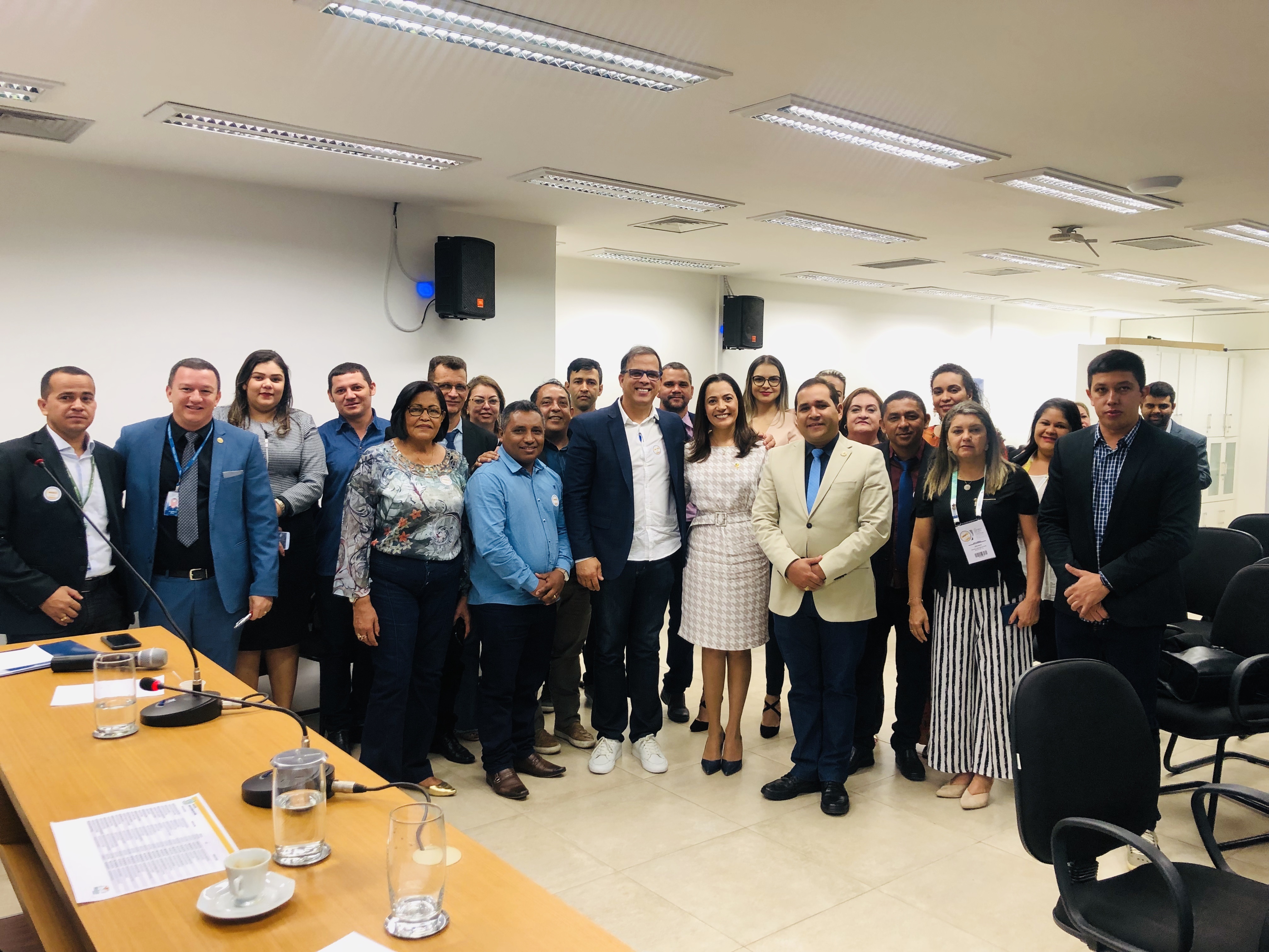 Senadora recebe secretários municipais de Saúde